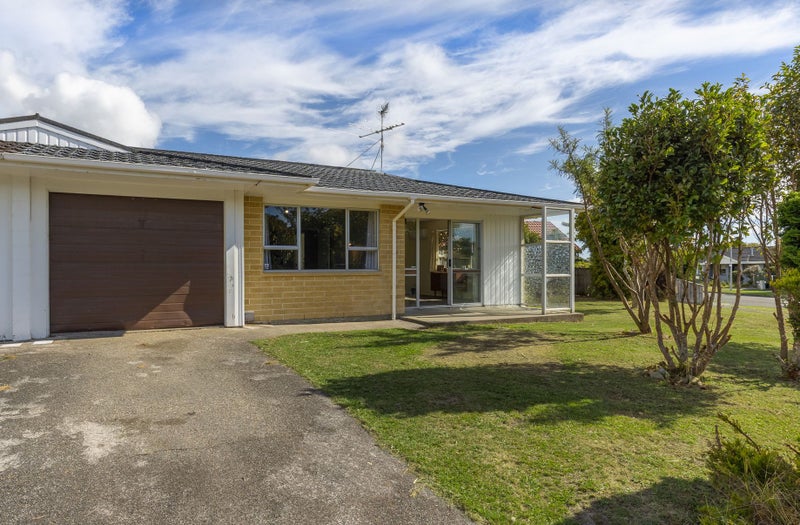 5 Kanawa Street, Waikanae, Waikanae - Carousel 1