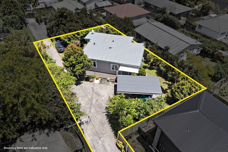 1/137A View Road, Sunnyvale, Auckland - Carousel 1