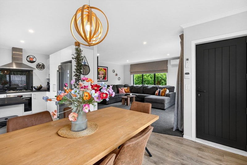 20A Martin Grove, Normandale, Lower Hutt - Carousel 1