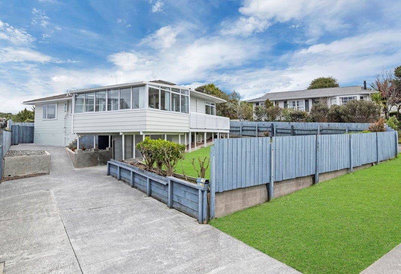 99 Sycamore Drive, Sunnynook, Auckland - Carousel 1