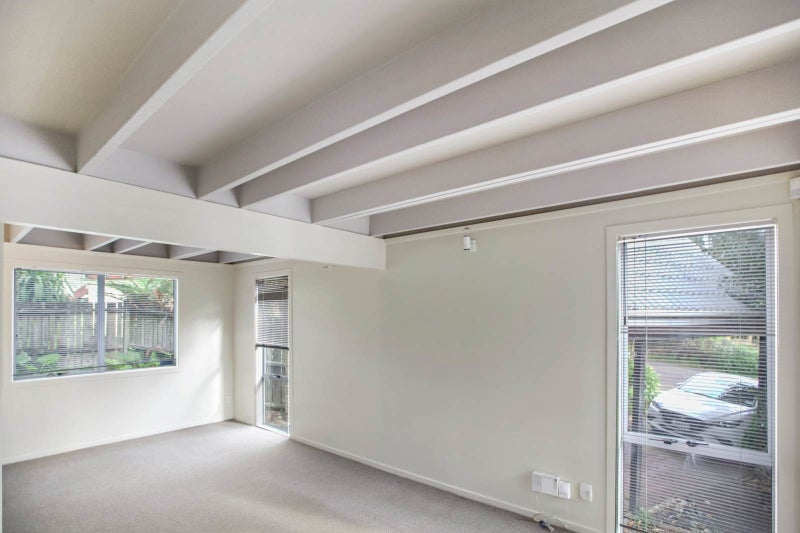 6/8 Otahuri Crescent, Remuera, Auckland - Carousel 2
