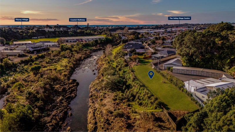 20C Gordon Street, Glen Avon, New Plymouth - Carousel 1