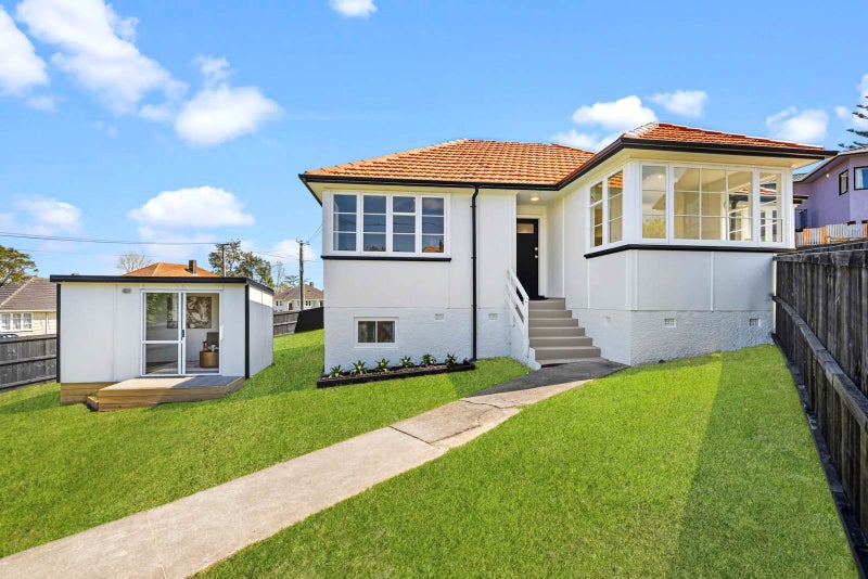 2 Thomson Street, Wesley, Auckland - Carousel 1