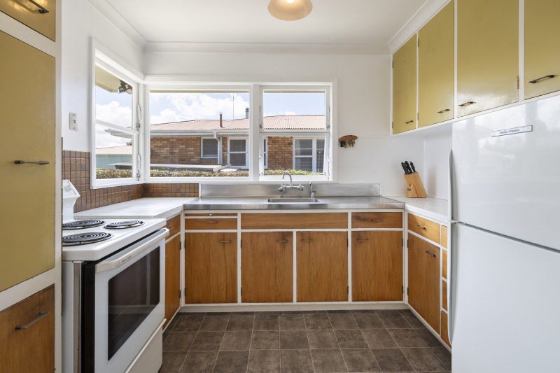 19 Henare Street, West End, Palmerston North - Carousel 2