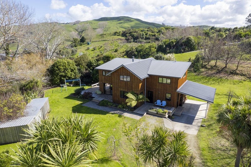 128 Lysnar Street, Okitu, Gisborne - Carousel 1