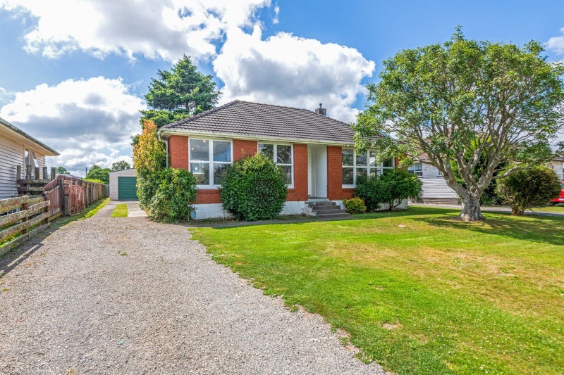 15 Duff Crescent, Highbury, Palmerston North - Carousel 1