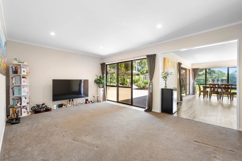 19 Loloma Drive, Half Moon Bay, Manukau City, Auckland - Carousel 2