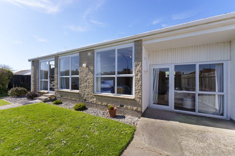 1/1 Westmorland Place, Bishopdale, Christchurch - Carousel 1