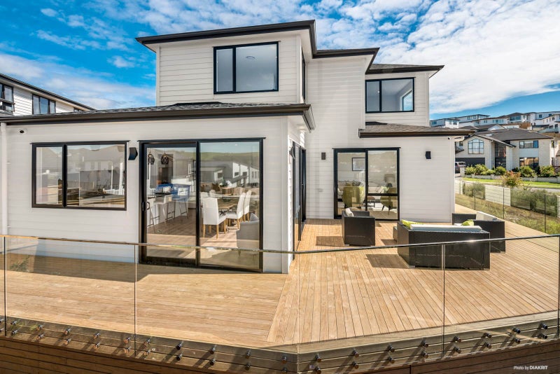 14 Rathmullen Place, Pinehill, Auckland - Carousel 2