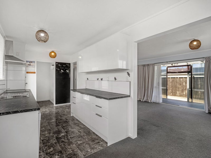 31 Cross Street, Castlecliff, Whanganui - Carousel 2