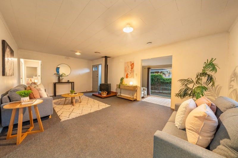 77 Pasadena Crescent, Totara Park, Upper Hutt, Wellington - Carousel 2