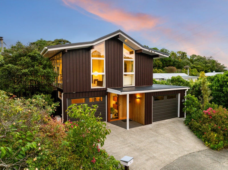 5 Christina Grove, Normandale, Lower Hutt - Carousel 1