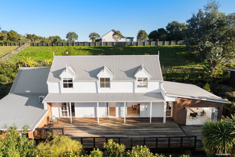 320 Kauri View Road, Papakura - Carousel 2