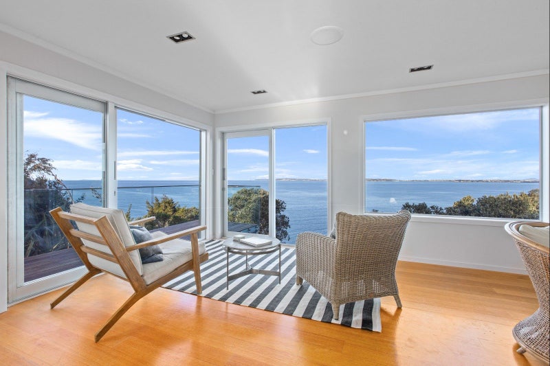 8 Sykes Avenue, Hatfields Beach, Orewa - Carousel 2