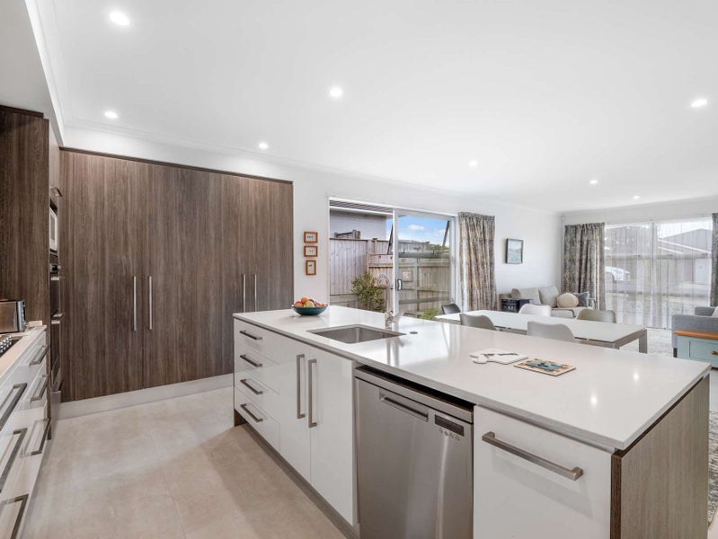 3 Taikura Avenue, Red Beach, Red Beach - Carousel 2