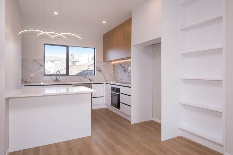 4/15 Thornton Road, Milford, Auckland - Carousel 1