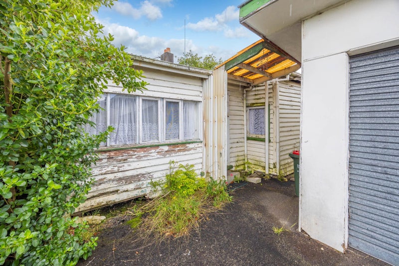 131 Nixon Street, Hamilton East, Hamilton - Carousel 32