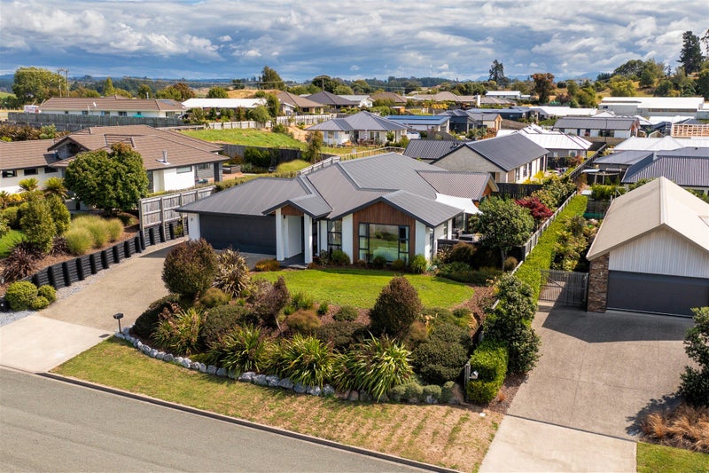 7 Catherine Road, Mapua - Carousel 1