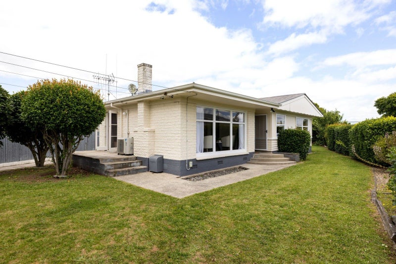 20 Jeanette Street, Glenview, Hamilton - Carousel 1