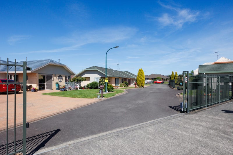 3 Foxtail Fern, Kelvin Grove, Palmerston North - Carousel 18