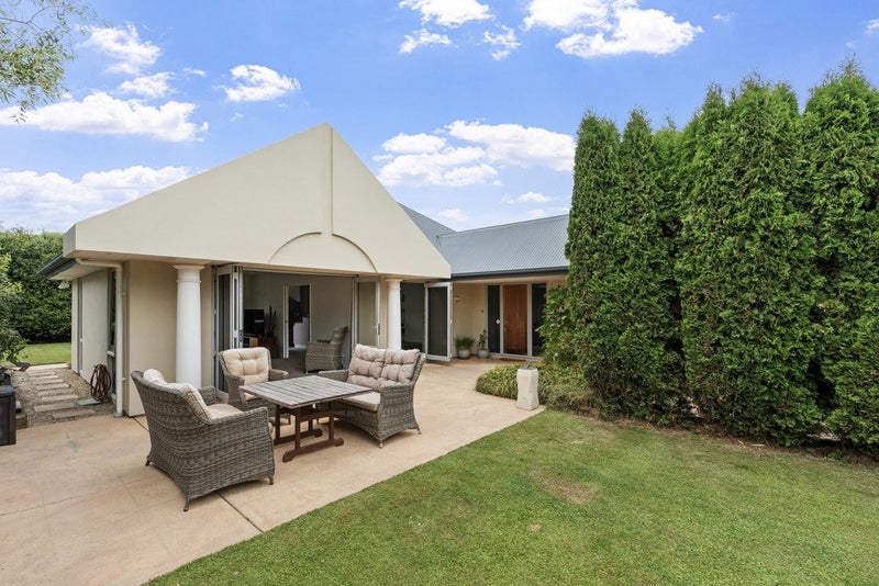 5 Elmslie Grove, Halswell, Christchurch - Carousel 1