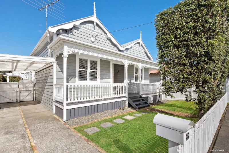 32 Pine Street, Mount Eden, Auckland - Carousel 1