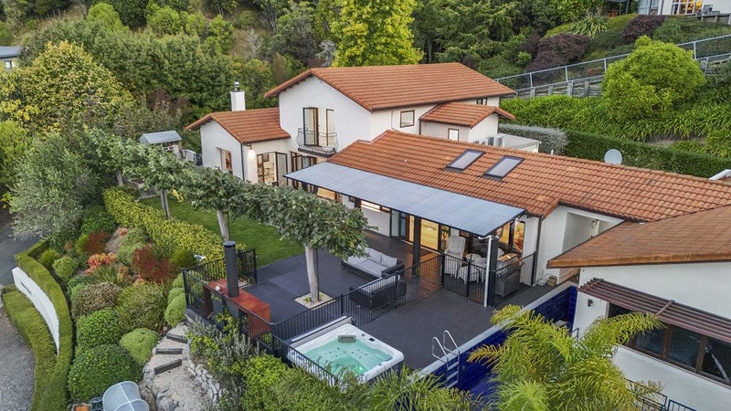 28 Valhalla Drive, Richmond - Carousel 1