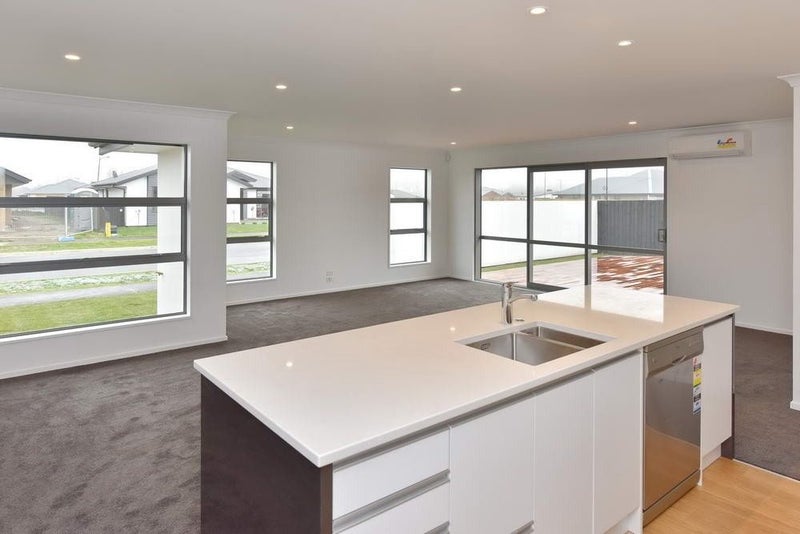 32 Te Whenu Crescent, Marshland, Christchurch - Carousel 2