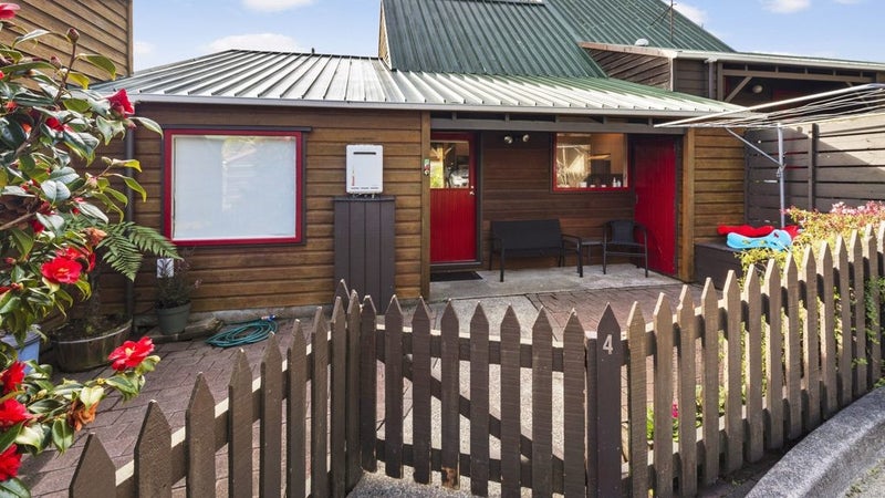 4/33 Halswater Drive, Churton Park, Wellington - Carousel 1