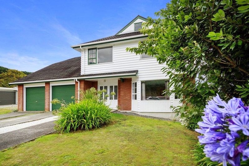 7 Saint Hildas Glade, Tawa, Wellington - Carousel 1