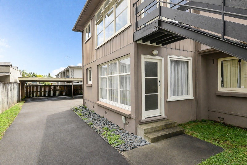 4/294 Ulster Street, Whitiora, Hamilton - Carousel 2
