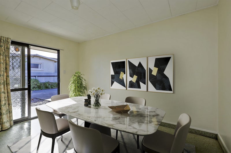 2/500 Avenue Road West, Hastings, Hastings - Carousel 2