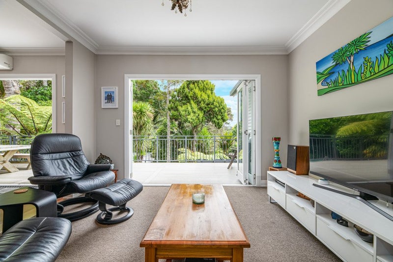 10 Westridge Road, Titirangi, Auckland - Carousel 1