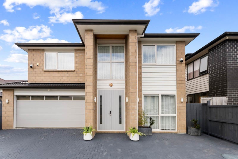 4 Carrygawley Road, Flat Bush, Auckland - Carousel 1