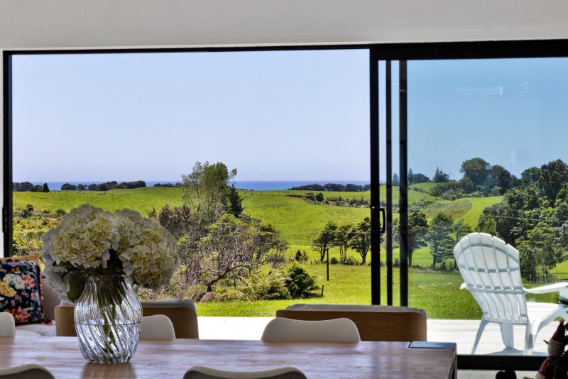 1356C South Road, Oakura, New Plymouth - Carousel 1