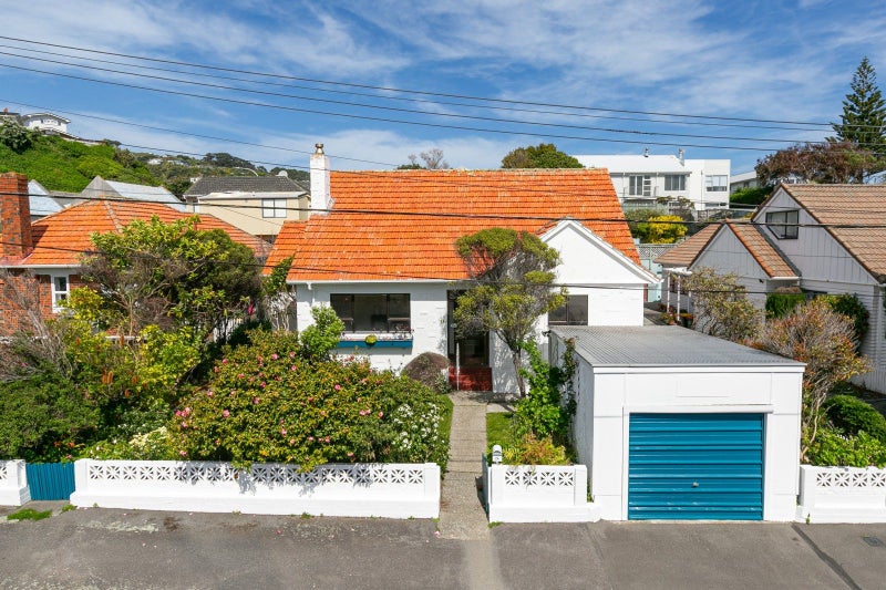 26 The Quadrant, Miramar, Wellington - Carousel 1