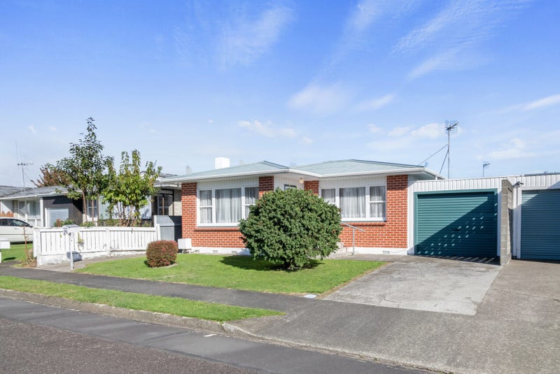 38 Karaka Crescent, Levin, Levin - Carousel 13
