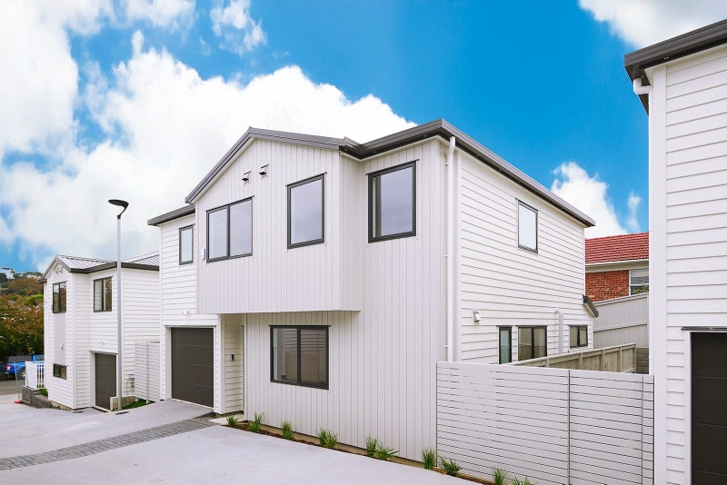 17 Amaru Road, One Tree Hill, Auckland - Carousel 2