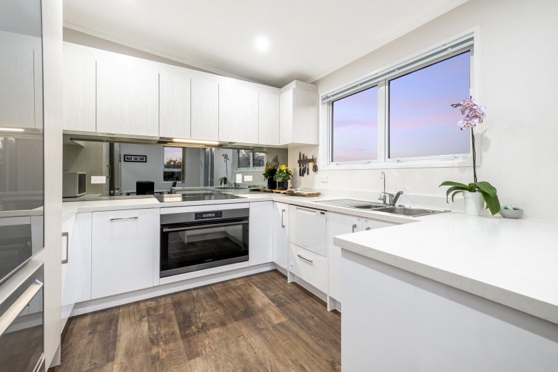 8 Japonica Crescent, Ranui, Porirua - Carousel 2