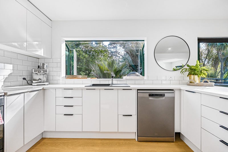 72 Albany Highway, Greenhithe, Auckland - Carousel 2