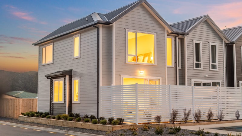 19 Te Ara o Pikiarero, Wainuiomata, Lower Hutt - Carousel 1