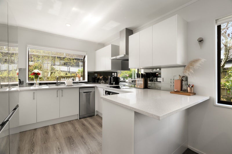 80B Aviemore Drive, Highland Park, Auckland - Carousel 2