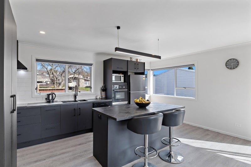 11A Knightsbridge Place, Dinsdale, Hamilton, Waikato - Carousel 1