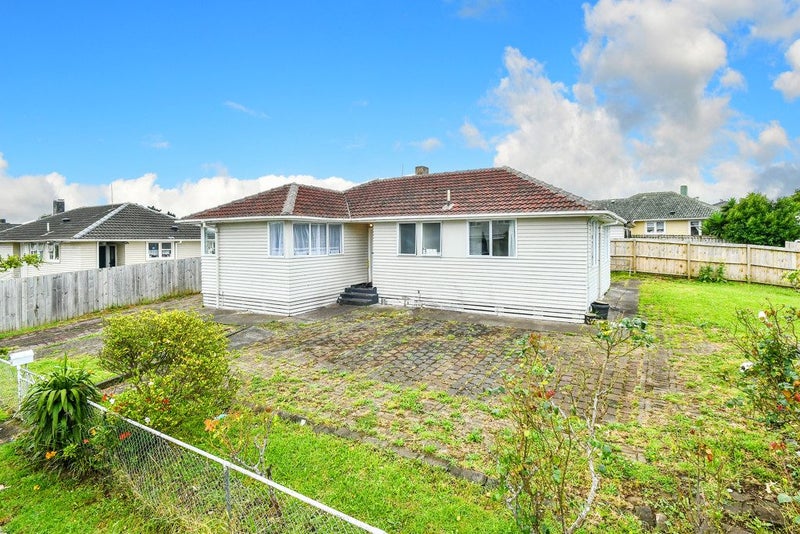 12 Valder Avenue, Otara, Auckland - Carousel 1