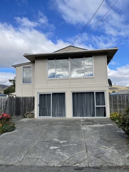 10 Spencer Road, Otematata - Carousel 1