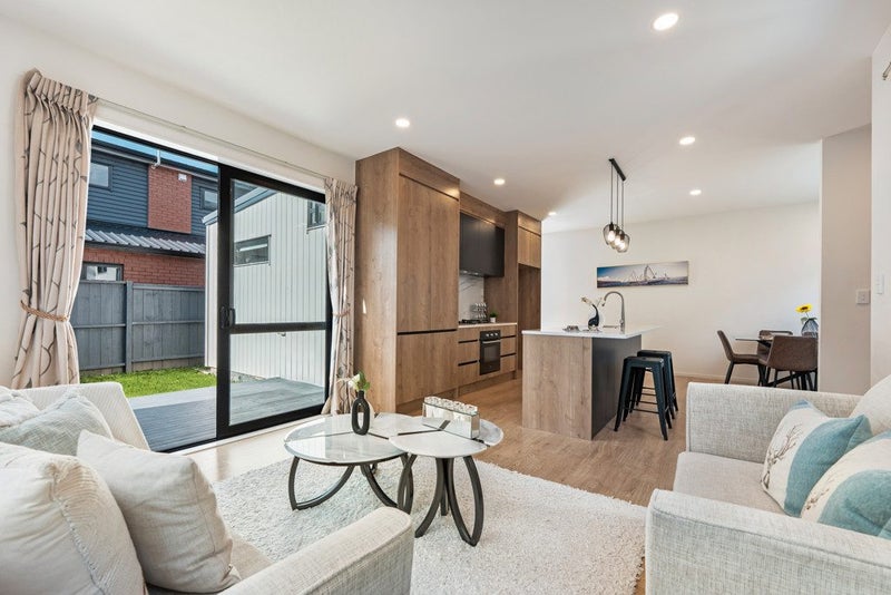 718B Massey Road, Māngere, Auckland - Carousel 2