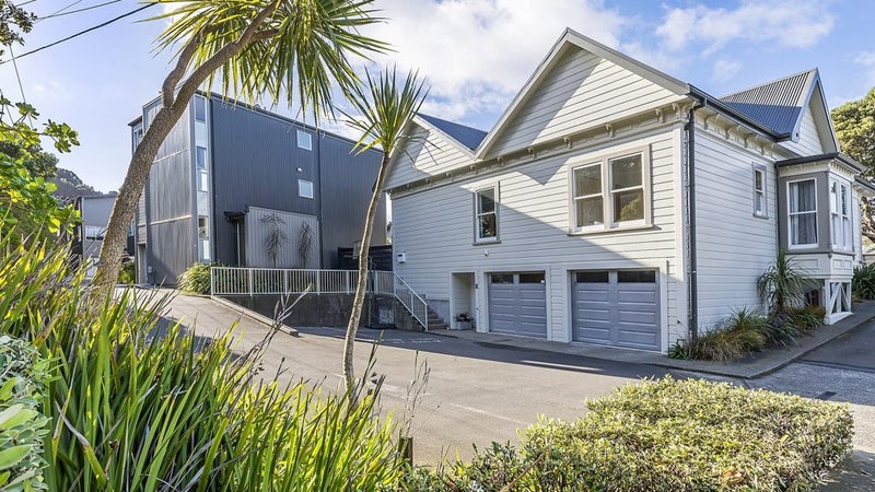 17/3 Severn Street, Island Bay, Wellington - Carousel 1