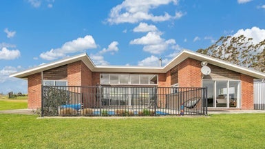 11 Arcadian Lane, Waipu, Waipu - Carousel 1