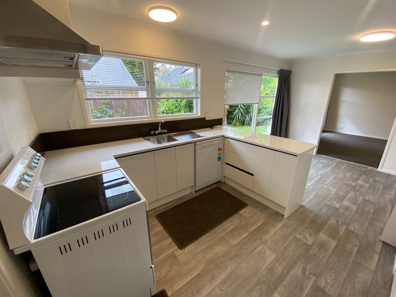 25 Beaumaris Way, Conifer Grove, Takanini - Carousel 2