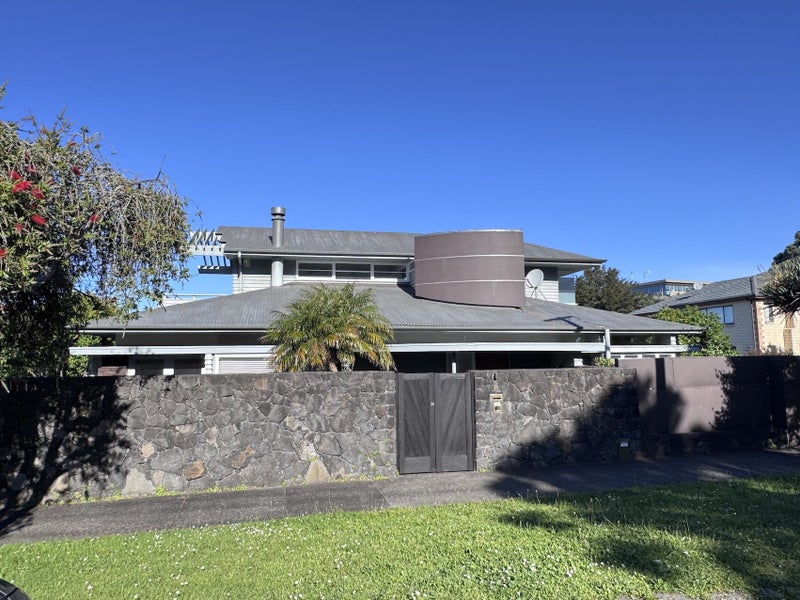 8 Almorah Place, Epsom, Auckland - Carousel 1